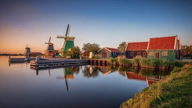 Голландия находится пугающе ниже уровня моря. / Фото: fishki.net Голландия находится пугающе ниже уровня моря. / Фото: fishki.net