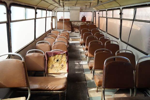 Салон для автобуса возрастом 45 лет — сохранился отлично, но требует вдумчивых реанимационых работ