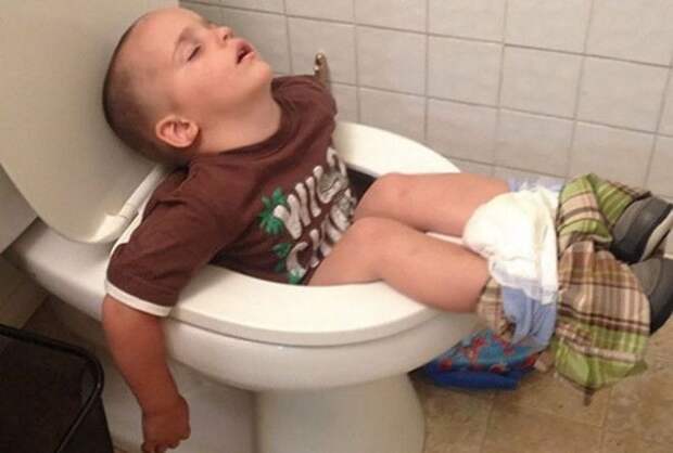 30 доказательств того, что дети могут спать где угодно и как угодно