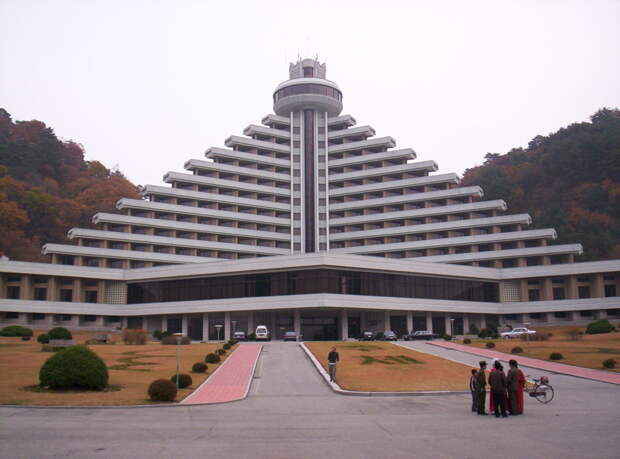 Отель в Пхеньяне  архитектура, северная корея, фотографии