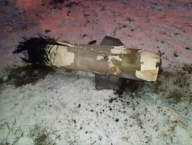 Обломок отработавшей зенитной ракеты PAC-3 MSE от ЗРК MIM-104F Patriot на улицах