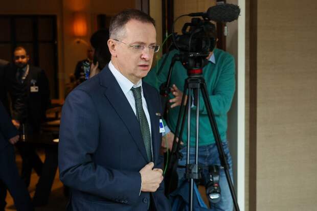 Песков: Мединский доложил Путину о ходе переговоров в Женеве