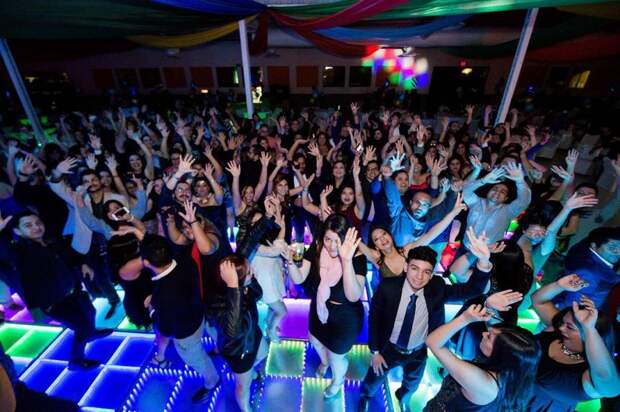 Невеста нашла любовную переписку жениха с другой женщиной и прочитала ее вместо клятвы у алтаря