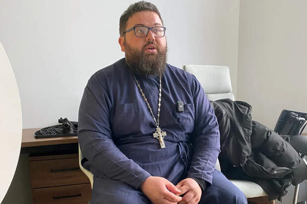 "Боец бежал, кричал псалом и дроны их с товарищами облетали мимо": Фронтовой священник рассказал о чудесах и вере на СВО