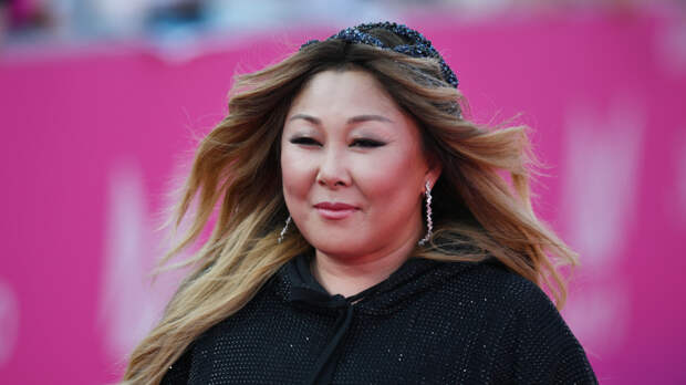 «Меня выгоняют из пластической хирургии»: Анита Цой об омоложении