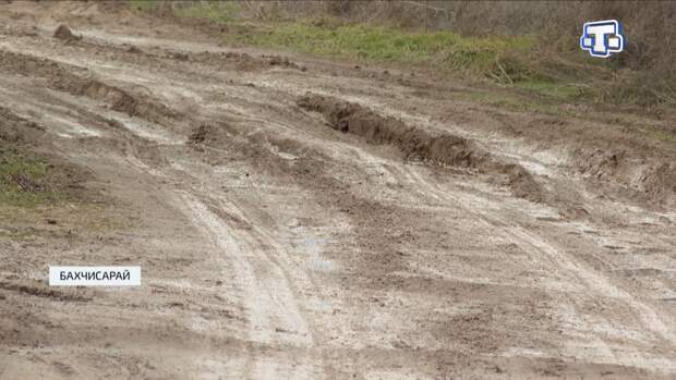 Жители Бахчисарайского 7-го микрорайона жалуются на состояние дорог