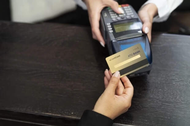 Юрист Мельникова рассказала, как избежать покупки поддельных товаров в Сети