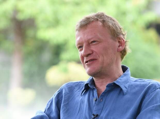 Жена Серебрякова опровергла слухи о госпитализации актера