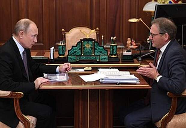 С Уполномоченным по защите прав предпринимателей Борисом Титовым.