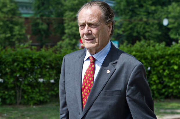 Написавший письмо Путину граф переехал в Россию