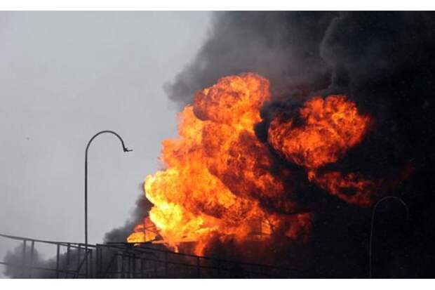 «Русские „Шахеды“ присоединились к иранским „Шахедам“ и бьют теперь по ПВО США в Эмиратах и Кувейте»