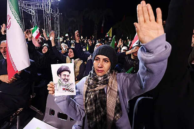 Хаменеи назвал лозунг года — «Экономика сопротивления в тени национального единства и национальной безопасности»