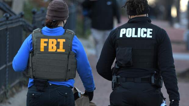 "Агрессивная акция": ФБР совершило серьезную атаку на свободу слова в США