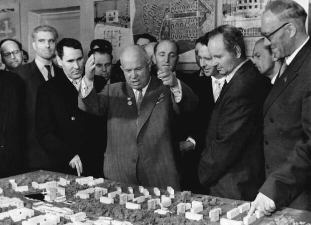 Почему в СССР массово строили именно девятиэтажки