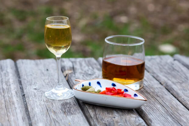 Между Арменией и Грузией назревает "коньячный" кризис: Ереван обвиняет Тбилиси в блокировке экспорта в Россию