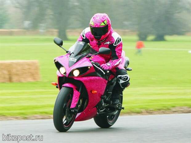 Путешествие на розовых мотоциклах Yamaha YZF-R1