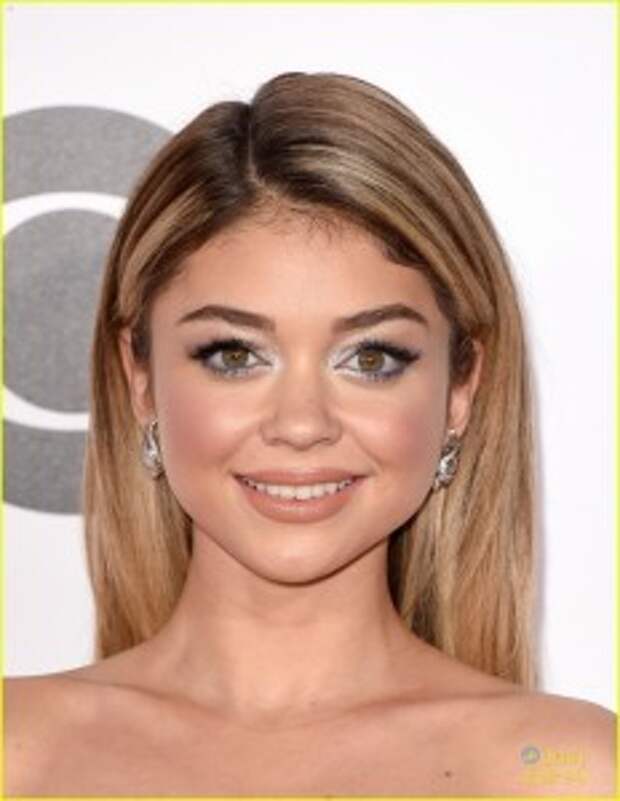 sarah-hyland-ariel-winter-peoples-choice-awards-2015-02