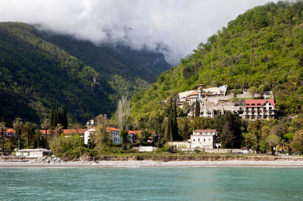 Посольство РФ: пункты выдачи российских паспортов в Абхазии приостановят работу