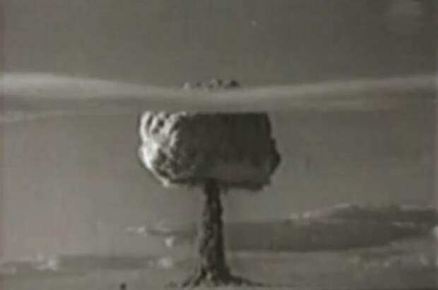 Ядерные испытания на Семипалатинском полигоне.