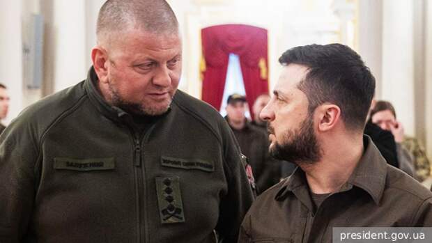 Залужный начал контрнаступление на Зеленского