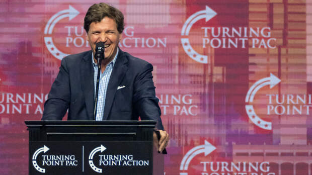 Такер Карлсон пожелал Европе удачи в победе над Россией и посмеялся