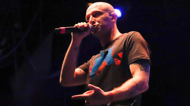 Рэпера Oxxxymiron* переобъявили в розыск в России