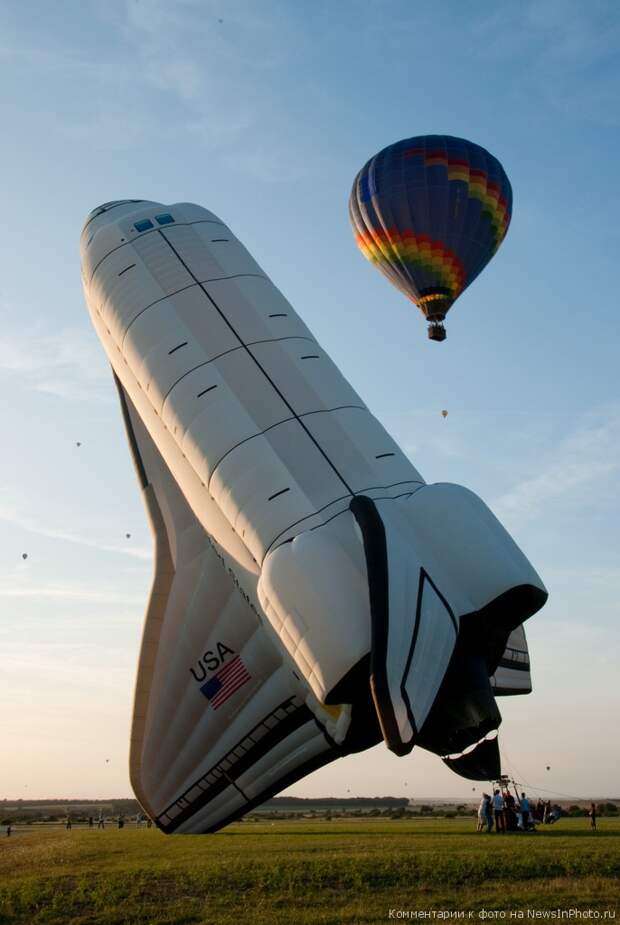 Воздушные шары в небе Франции: 343 шара одновременно! | NewsInPhoto.ru Новости и репортажи в фотографиях (27)