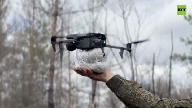 Бойцам на передовой к Пасхе доставляют куличи с помощью дронов