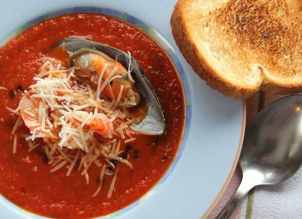 Томатный суп с морепродуктами — Рецепты читателей на The Village