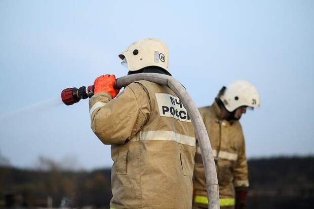 Обстановка на горевшем двое суток из-за атаки ВСУ российском нефтезаводе изменилась