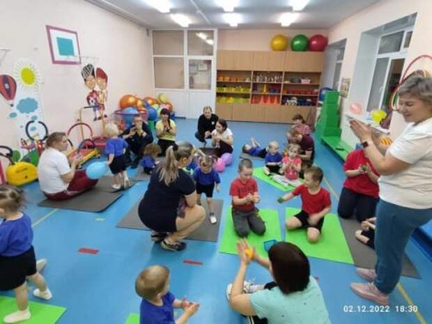 2 декабря в дошкольном учреждении маоу Комсомольская СОШ веселились не только дети, но и взрослые. 08