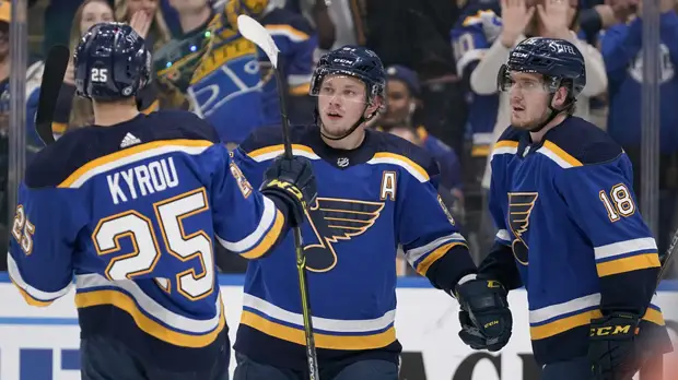 Тарасенко признан первой звездой дня НХЛ