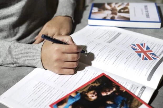 Учитель Снегуров: уроки английского в школах могут заменить историей