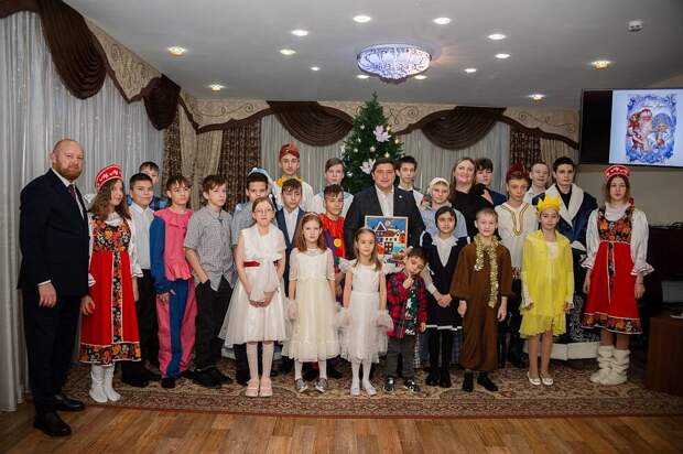 «Пусть ваши мечты сбудутся»: Радмир Беляев побывал в детском доме накануне Нового года