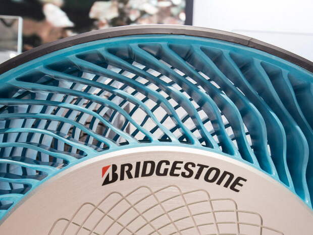 20141002-bridgestone-air-free-concept-tire-paris-motor-show-2014-004