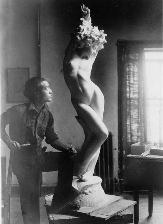 2) "Ундина" скульптора Исаму Ногути, выполнена в 1927 году Мужское тело, Скульптуры, женские формы