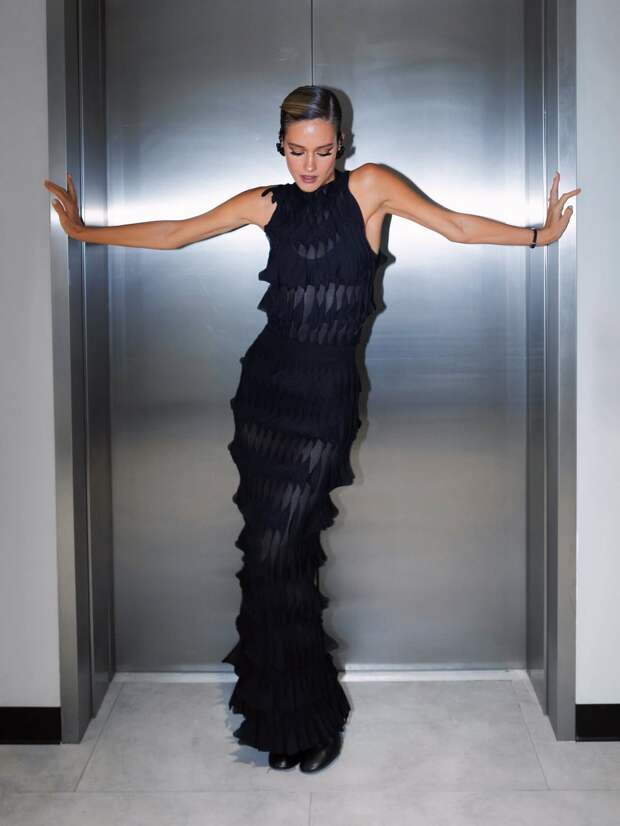 Работа в огороде и ночные купания в море: Юлия Паршута рассказала о детстве и взрослении в 90-х