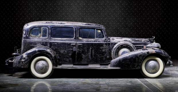 В Индии состоялся первый аукцион классических автомобилей