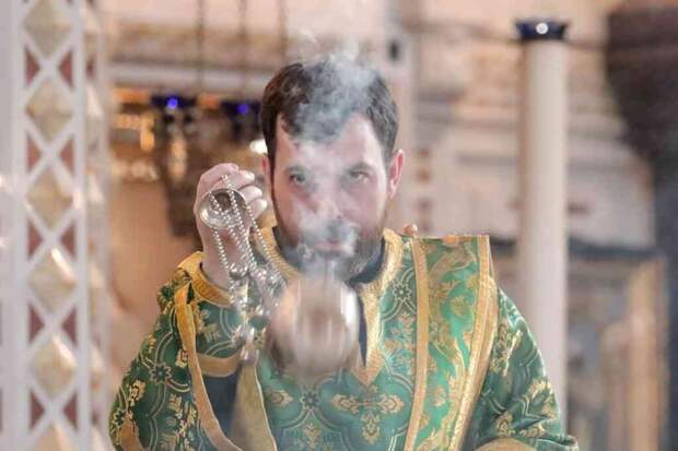 Кто празднует именины 30 января: список мужских и женских имен