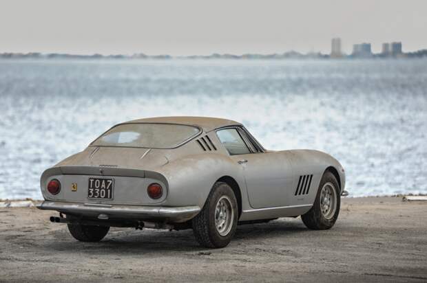 Ferrari 275 GTB и Shelby Cobra за $38 млн обнаружили в гараже заброшенного дома