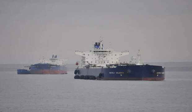 Россия планирует отправить второй нефтяной танкер на охваченную кризисом Кубу