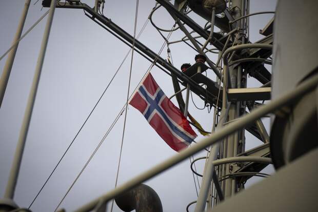 К «двум собачьим упряжкам» в Гренландии на помощь приедут два норвежских военных