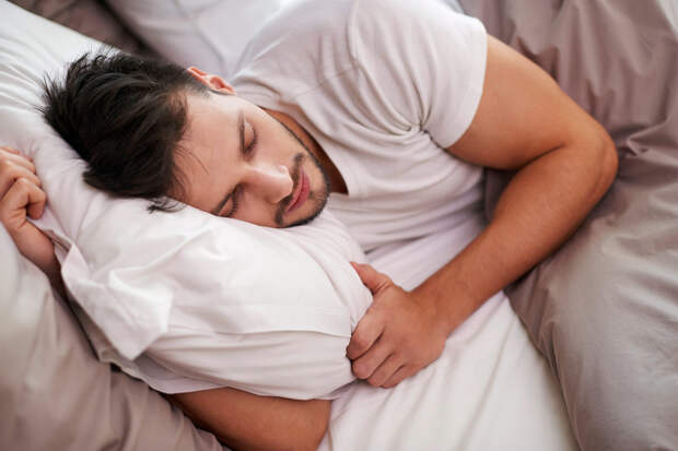 Ученые рассказали, как спящий человек способен осознать, что он спит