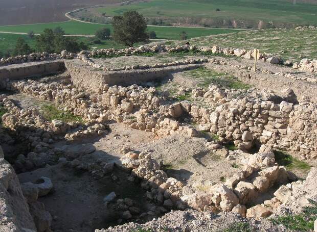 Археологи нашли место прорыва крепостной стены библейского города Геф