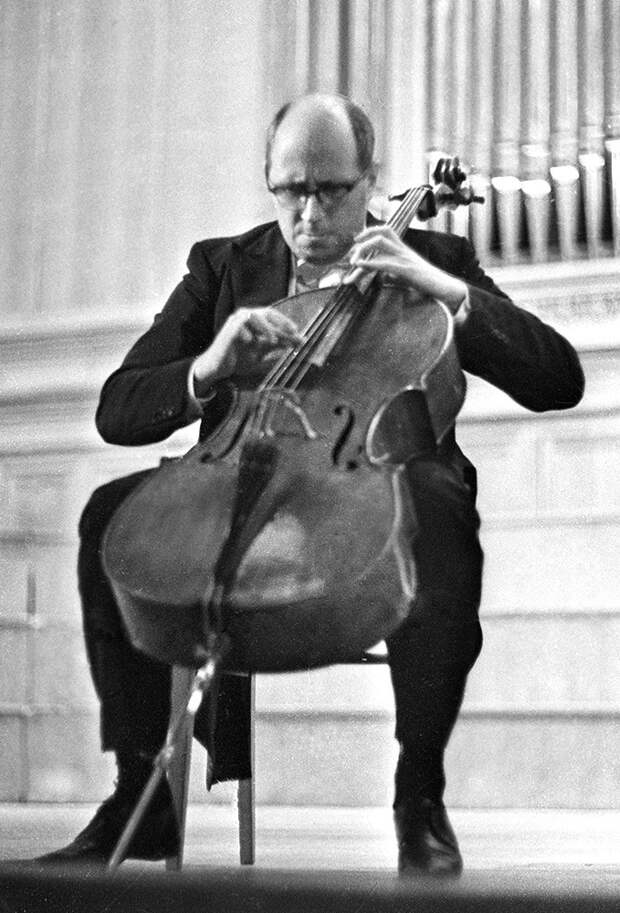 Выступление виолончелиста Ростроповича в Московской государственной консерватории имени П. И. Чайковского. 1964 год. 
