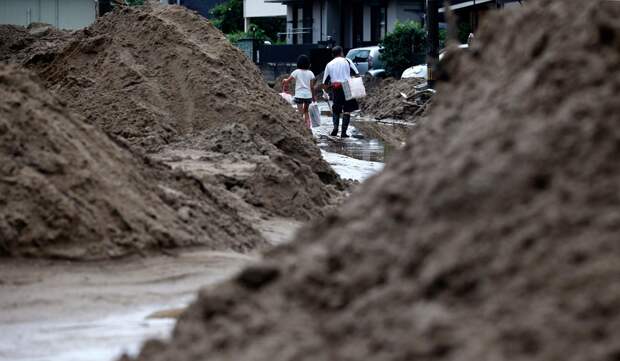 На Японию обрушились смертельные оползни Deadlylandslides23 На Японию обрушились смертельные оползни