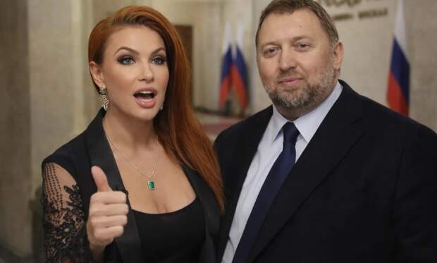 «Работать по 12 часов 6 дней в неделю»: Блёданс из Госдумы поддержала Дерипаску в увеличении рабочей недели россиян