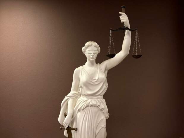 Экс-главу Петроградского района просят отправить в колонию на 7 лет