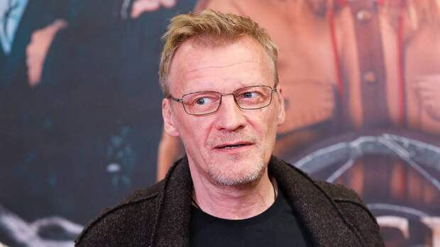 Жена Серебрякова опровергла слухи о госпитализации актера