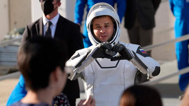 Корабль Crew Dragon с космонавтом Платоновым вернулся на Землю